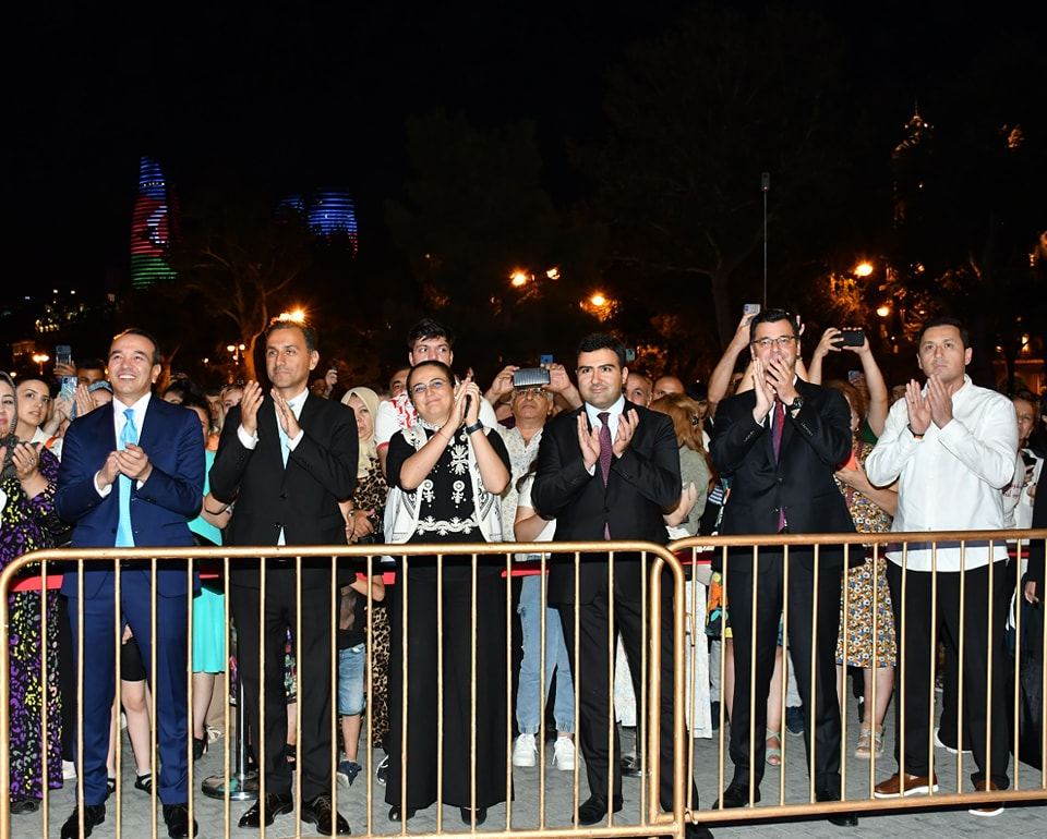Звезды Узбекистана выступили в Баку с концертом (ФОТО)