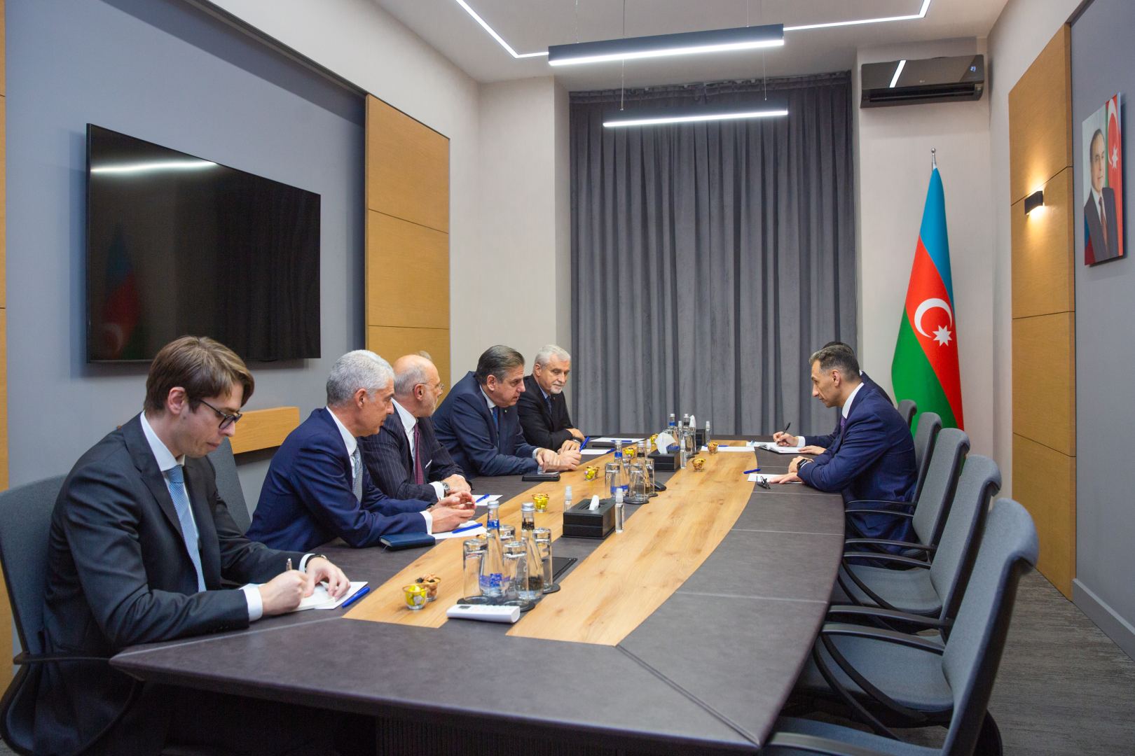Обсуждены возможности сотрудничества Азербайджана и итальянской компании в ИКТ-сферах