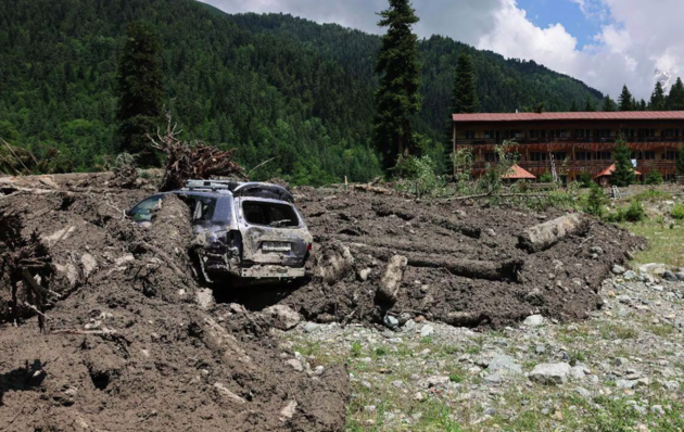 Death toll rises to seventeen in landslide in Georgia