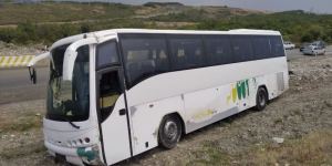 Ağsu dolaylarında turistləri daşıyan avtobus qəzaya uğradı (FOTO) (YENİLƏNİB)