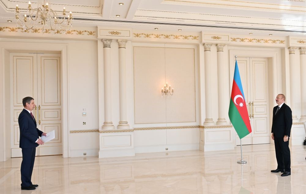 Президент Ильхам Алиев принял верительные грамоты новоназначенного посла России в Азербайджане (ФОТО)