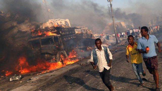 Somalinin mərkəzində törədilən terror aktı nəticəsində ölənlərin sayı 27 nəfərə çatıb