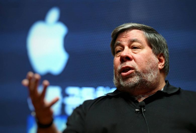 Apple co-founder to participate in summit in Baku