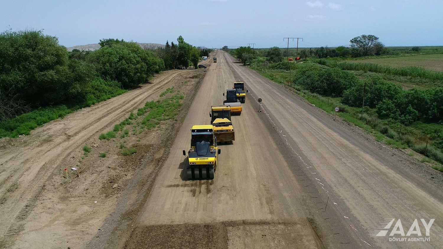 Yenikənd-Biləsuvar avtomobil yolu yenidən qurulması davam edir (FOTO/VİDEO)