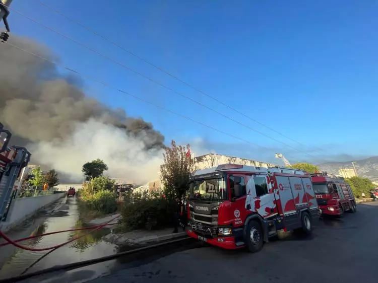 На фабрике в Анталье произошел пожар
