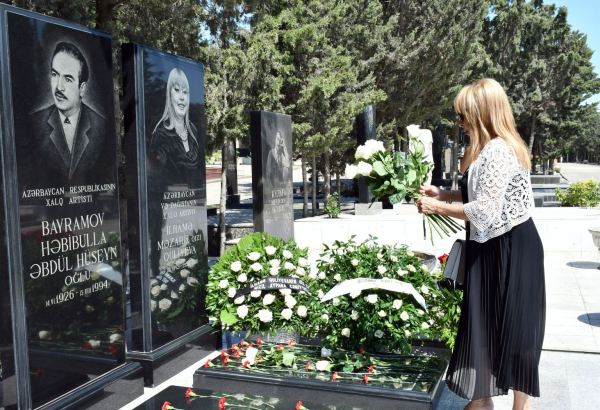 В Баку почтили память народной артистки Ильхамы Гулиевой