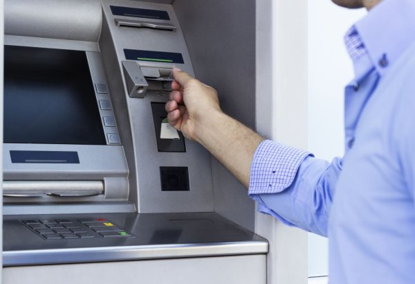 В Азербайджане увеличилось количество банкоматов и POS-терминалов