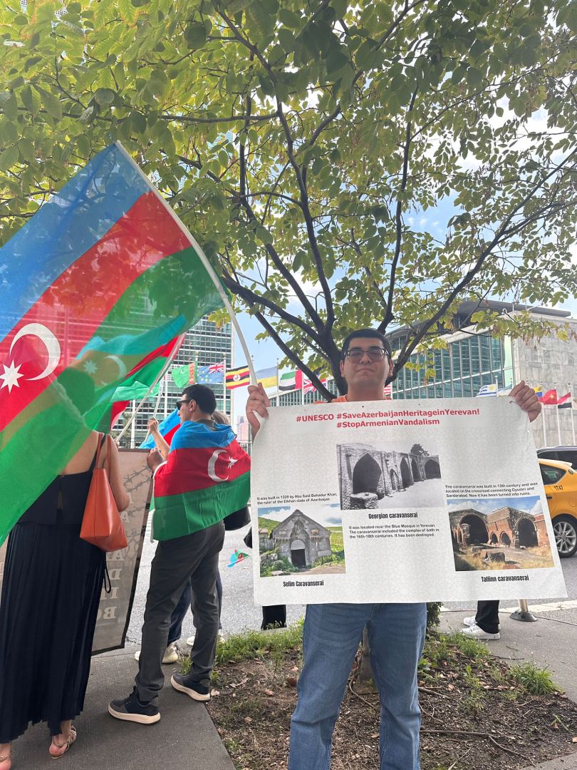 Азербайджанская община в Нью-Йорке провела акцию протеста перед штаб-квартирой ООН (ФОТО)