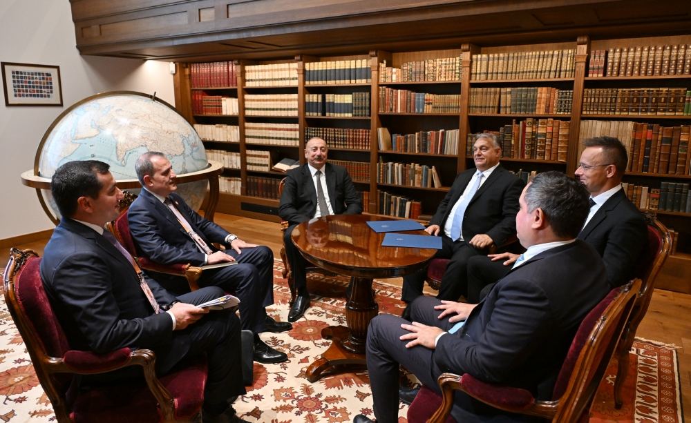 В Будапеште состоялась встреча Президента Ильхама Алиева с премьер-министром Венгрии Виктором Орбаном (ФОТО)