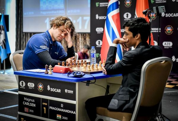 Первая партия финала Кубка мира по шахматам в Баку завершилась ничьей (ФОТО)