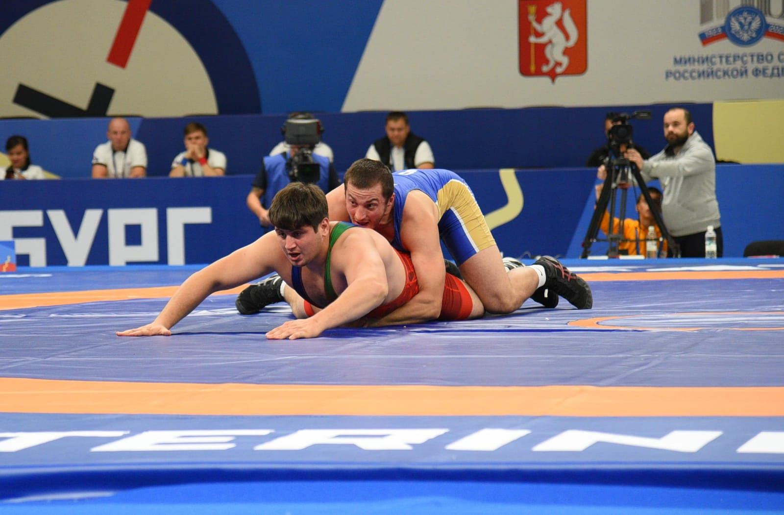 Азербайджанский борец завоевал "серебро" на международном университетском фестивале (ФОТО)