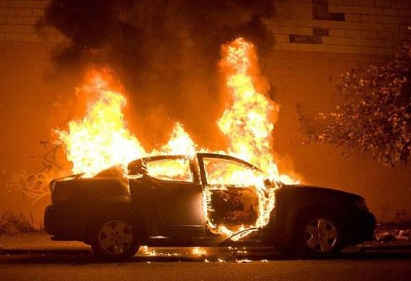 Abşeronda “Toyota” yandı
