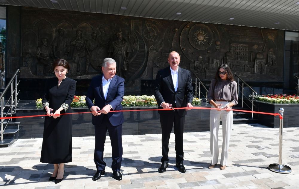 Prezident İlham Əliyev, Birinci xanım Mehriban Əliyeva və Şavkat Mirziyoyev, xanımı Ziroatxon Mirziyoyeva Füzulidə orta məktəbin açılışında iştirak ediblər (YENİLƏNİB) (FOTO/VİDEO)