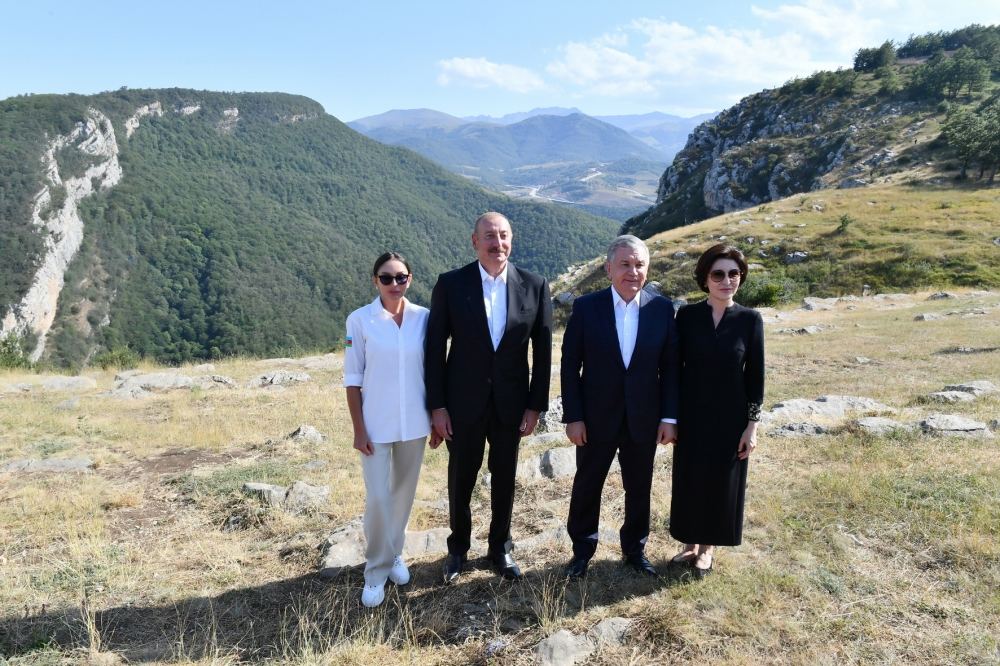 Azərbaycan ilə Özbəkistan prezidentləri və xanımları Şuşaya səfər ediblər (YENİLƏNİB) (FOTO)