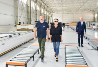Президент Ильхам Алиев и Первая леди Мехрибан Алиева приняли участие в открытии мебельной фабрики в Лачинской промышленной зоне, ознакомились с условиями, созданными на ряде предприятий (ФОТО)