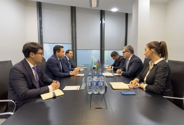 Азербайджан и Казахстан обсудили инвестсотрудничество в сфере общепита