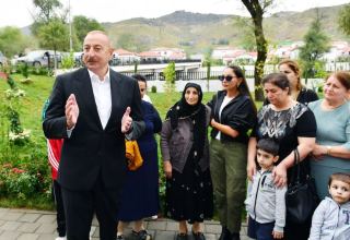 Президент Ильхам Алиев и Первая леди Мехрибан Алиева ознакомились с работой, проделанной в селе Забух Лачинского района, и встретились с жителями (ФОТО/ВИДЕО)