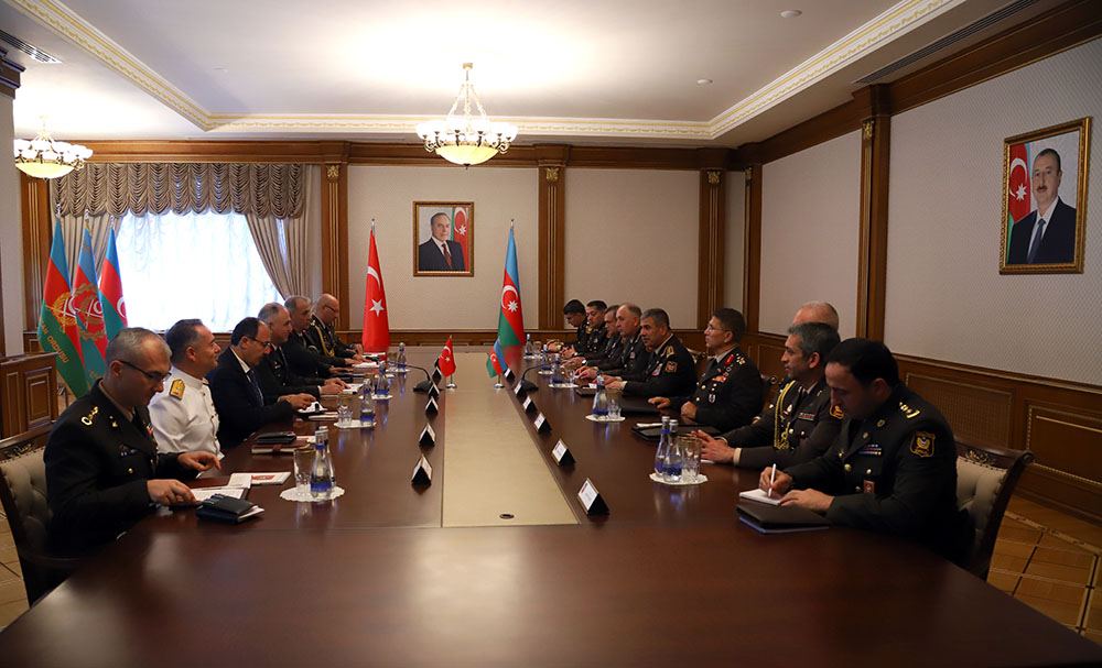 Azerbaijani Defense Minister meets Chief of General Staff of Turkish Armed Forces (PHOTO)