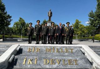 Закир Гасанов посетил парк Гейдара Алиева в Анкаре (ФОТО)