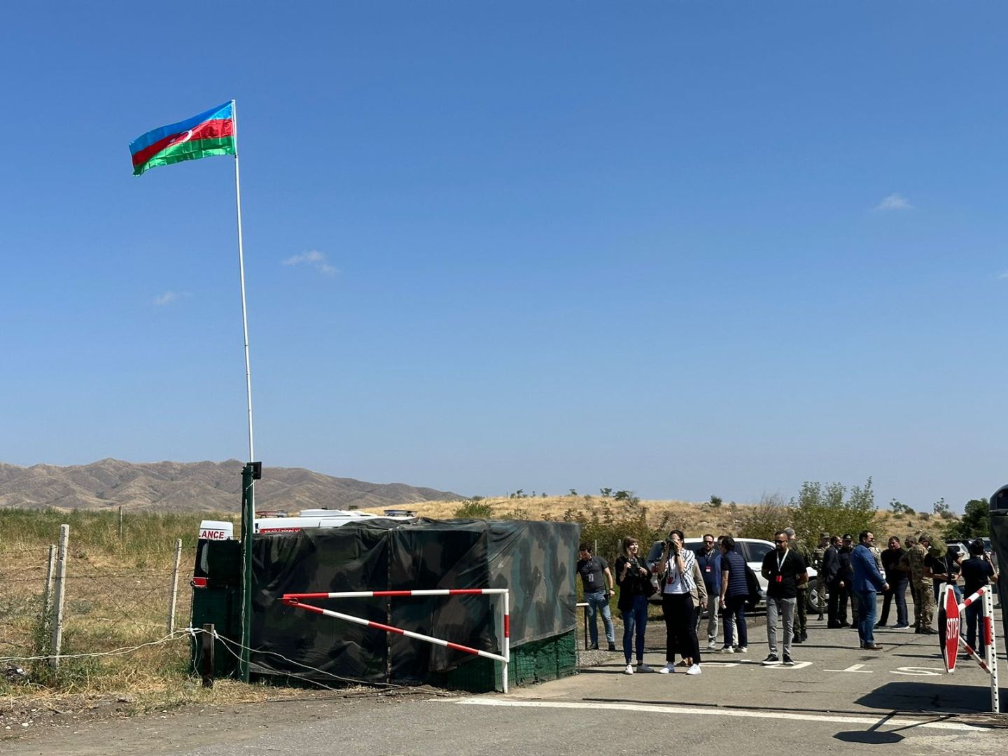 Foreign diplomats get acquainted with food cargo storage point of Azerbaijan Red Crescent Society on Aghdam-Khankendi road (PHOTO)