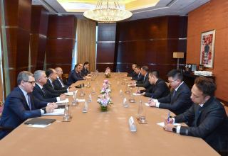 Azerbaijan, China discuss progress for construction of ceramic tile manufacturing plant (PHOTO)