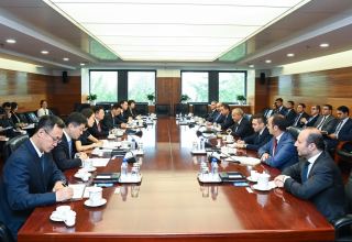 Азербайджан и Китай обсудили расширение сотрудничества в области инвестиций и торговли (ФОТО)