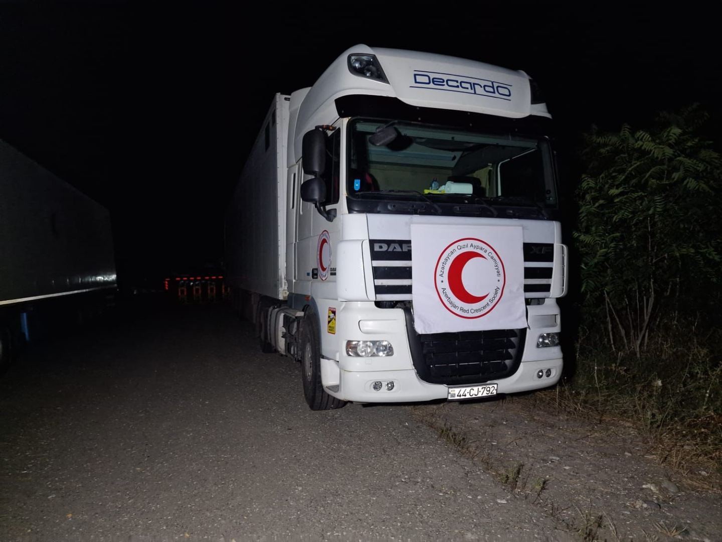 Convoy with 40 tons of flour sent from Baku awaits on Aghdam-Khankendi road for seven days in a row (PHOTO)