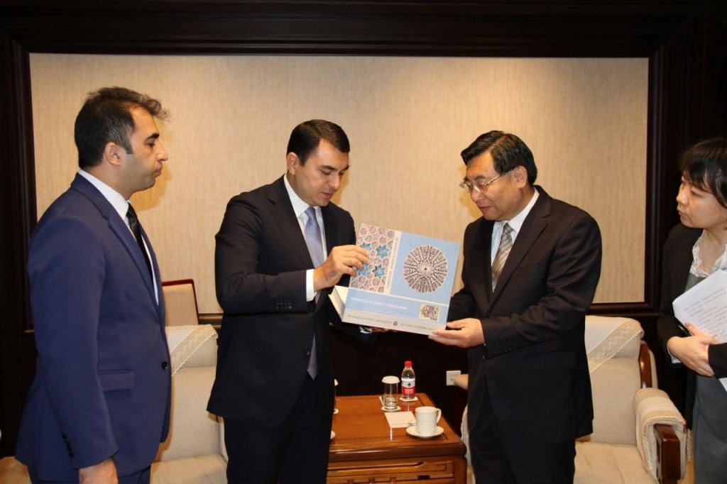 Делегация министерства культуры Азербайджана находится с визитом в Китае (ФОТО)