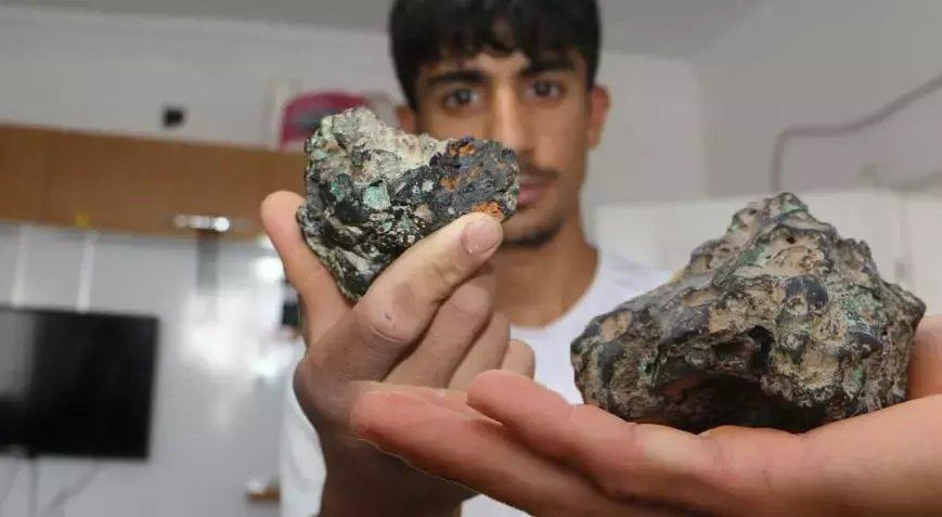 Türkiyəyə düşən meteorit parçası hərraca çıxarılıb