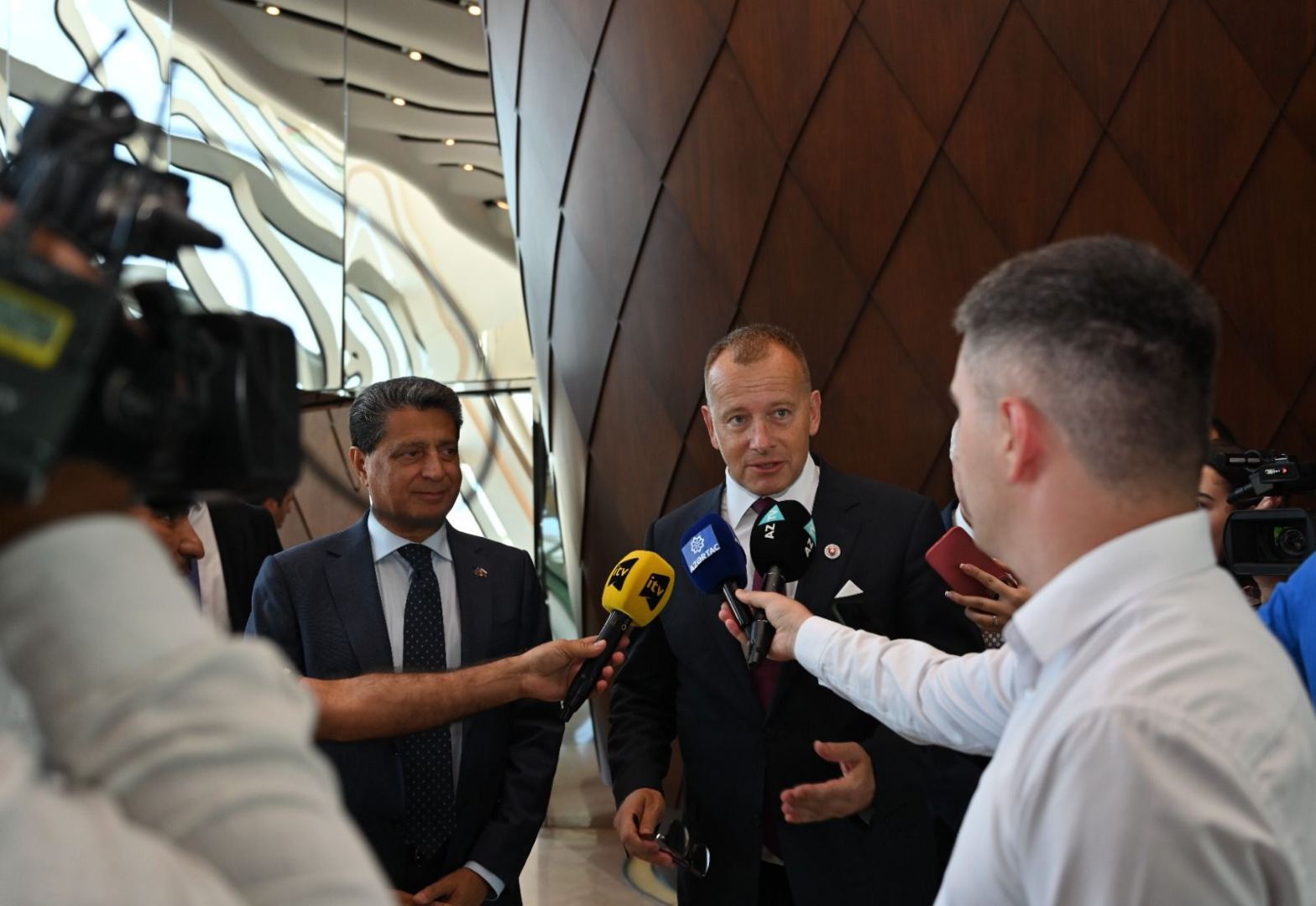 Azerbaijan meets Chairman of Slovak National Council at Heydar Aliyev Int'l Airport (PHOTO)