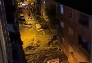 İstanbulda leysan yağışları nəticəsində 2 nəfər ölüb (VİDEO) (ƏLAVƏ OLUNUB)