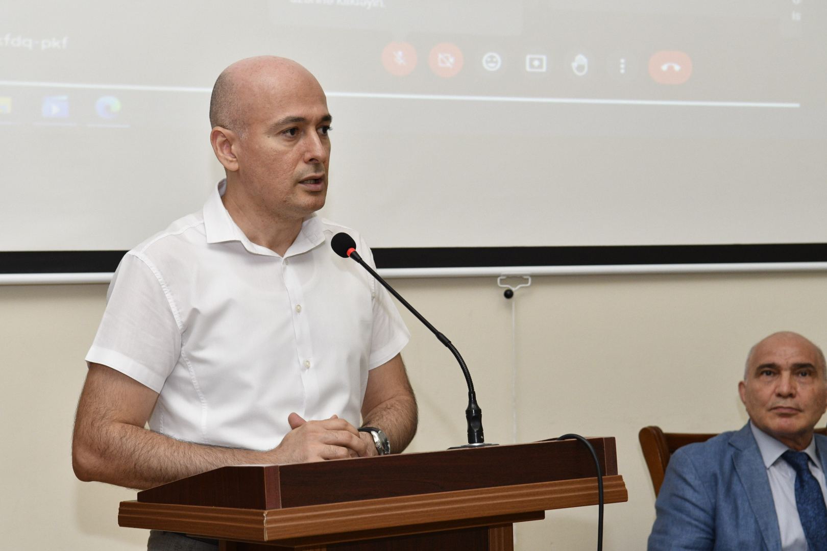 В Баку прошла международная конференция, посвященная академику Наиле Велиханлы (ФОТО)
