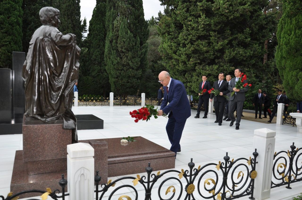Emergency ministers from Turkic states visit Heydar Aliyev's grave and Martyrs' Alley (PHOTO)