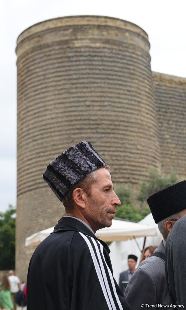 В старинной части Баку - Ичери шехер стартовал турнир по нардам среди ветеранов (ФОТО)