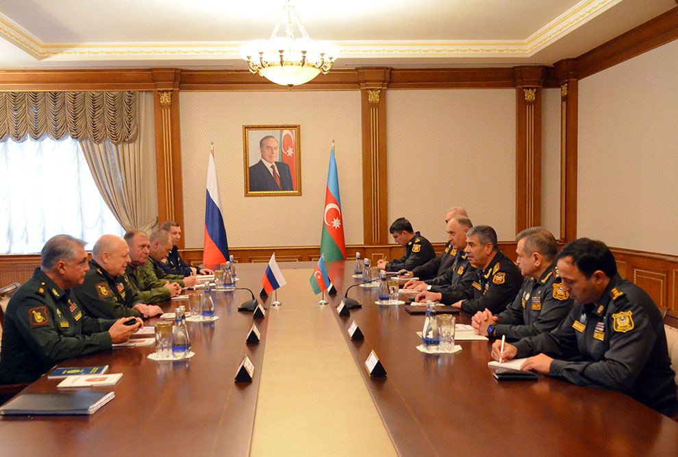 Закир Гасанов принял нового командующего российских миротворцев