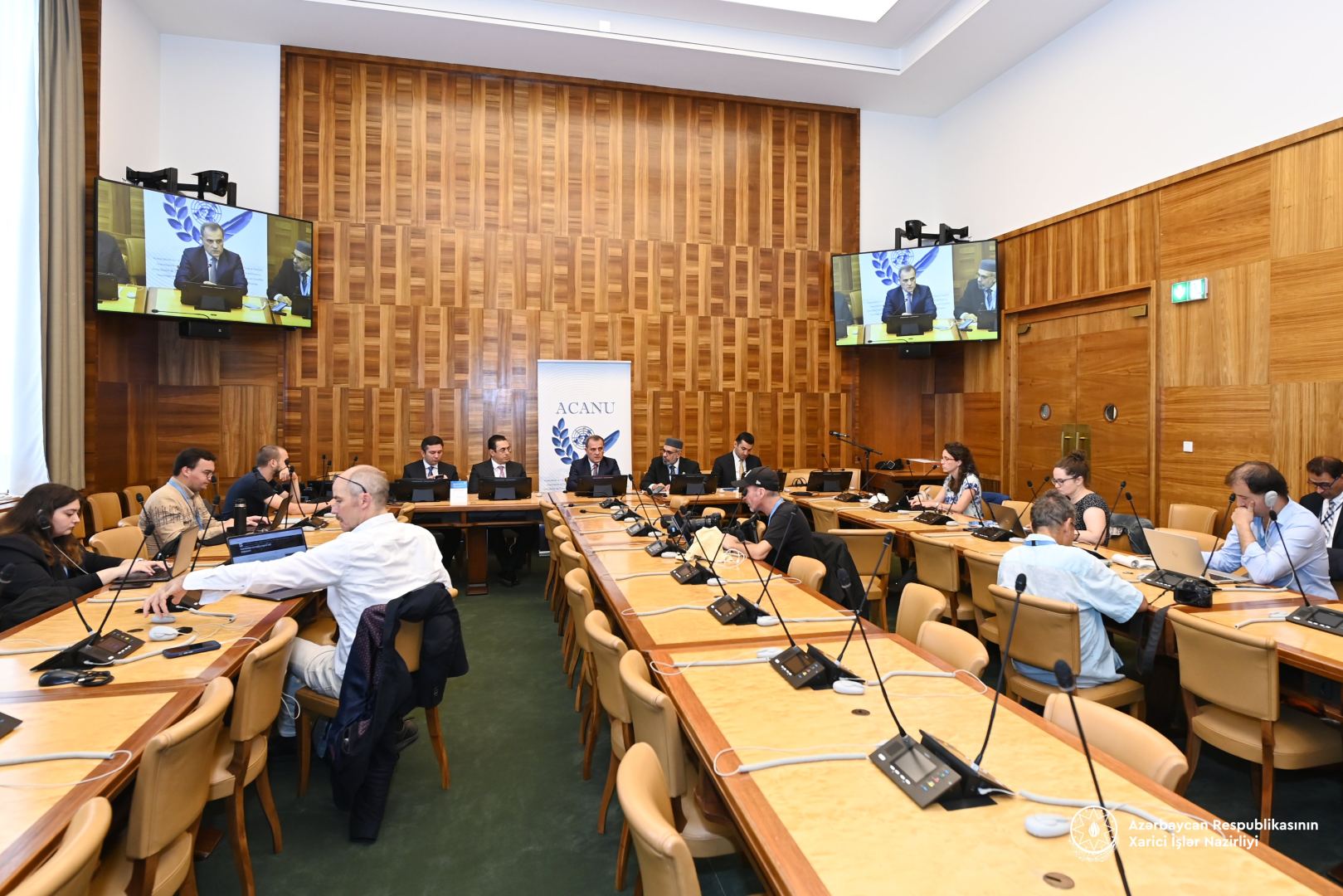 Azerbaijani FM holds briefing for reporters in Switzerland (PHOTO)