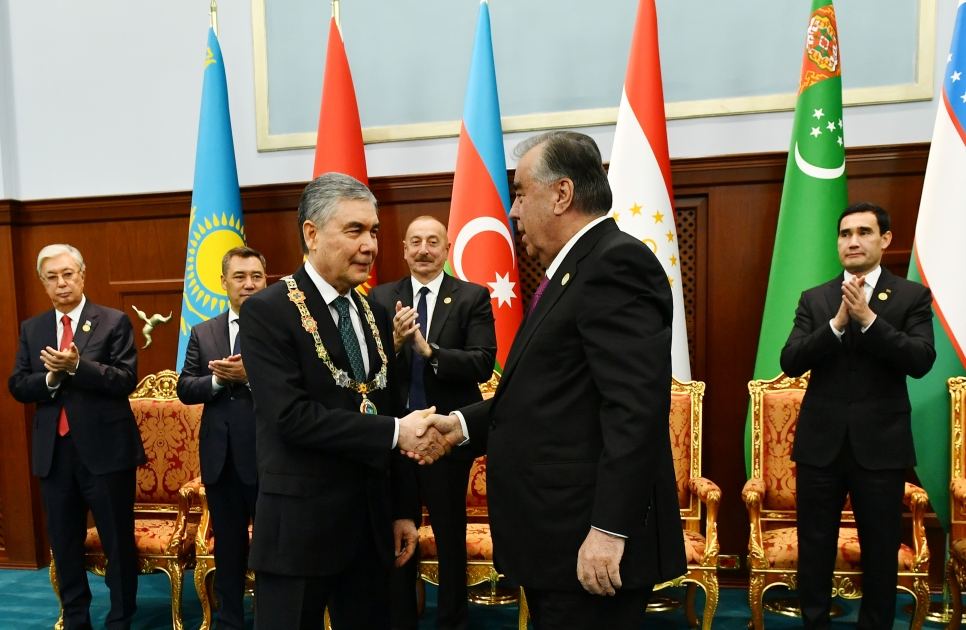Президент Ильхам Алиев принял участие в церемонии награждения Гурбангулы Бердымухамедова (ФОТО/ВИДЕО)