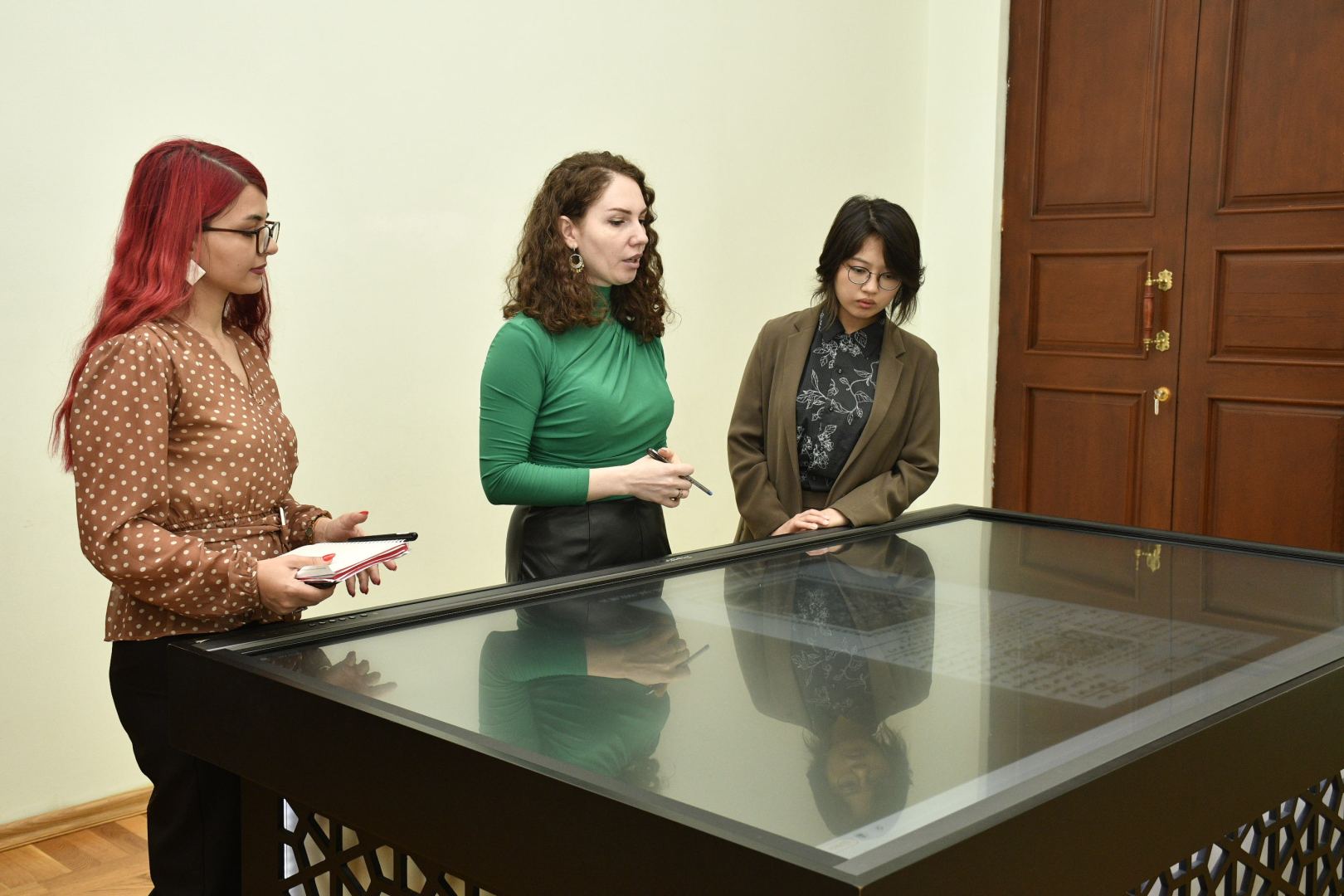 В Национальном музее истории Азербайджана прошла встреча с японским ученым (ФОТО)