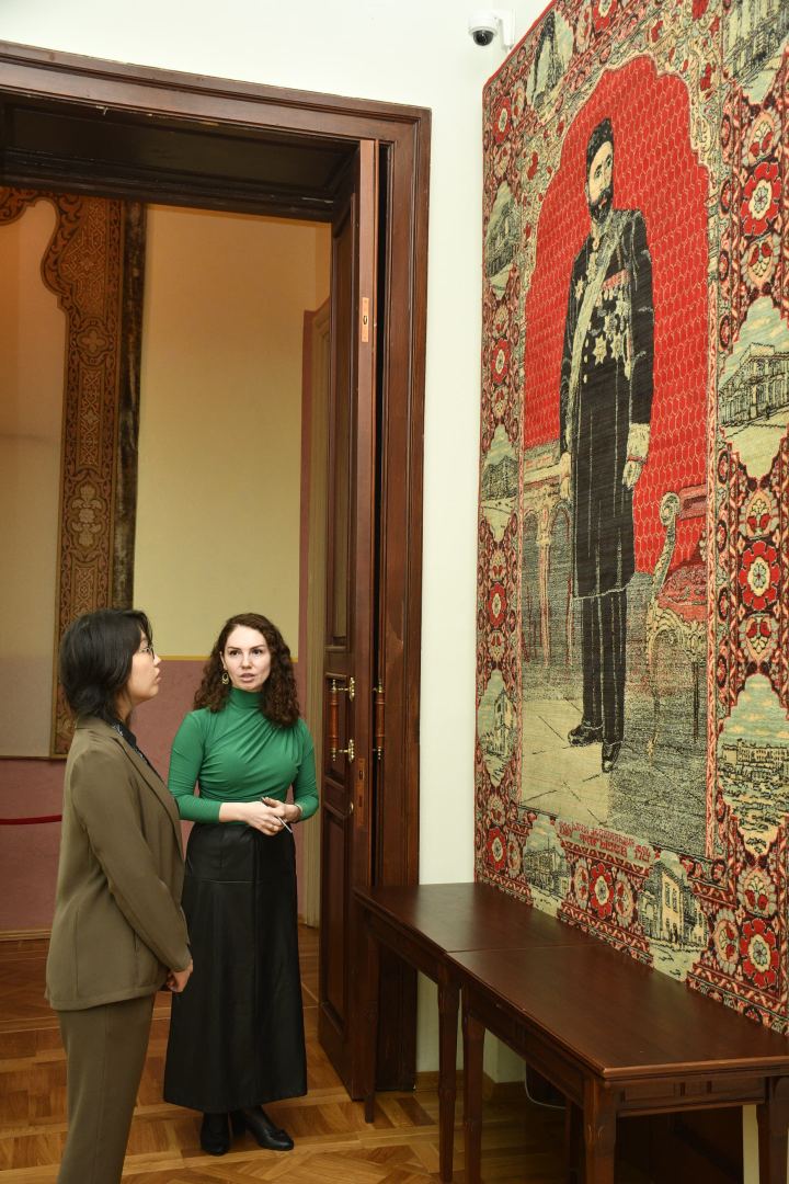 В Национальном музее истории Азербайджана прошла встреча с японским ученым (ФОТО)