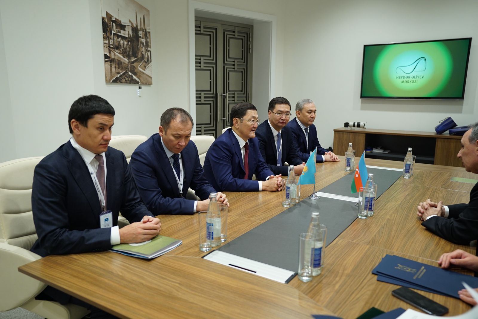 Kamran Əliyev Qazaxıstanın Baş prokuroru ilə görüşdü (FOTO)