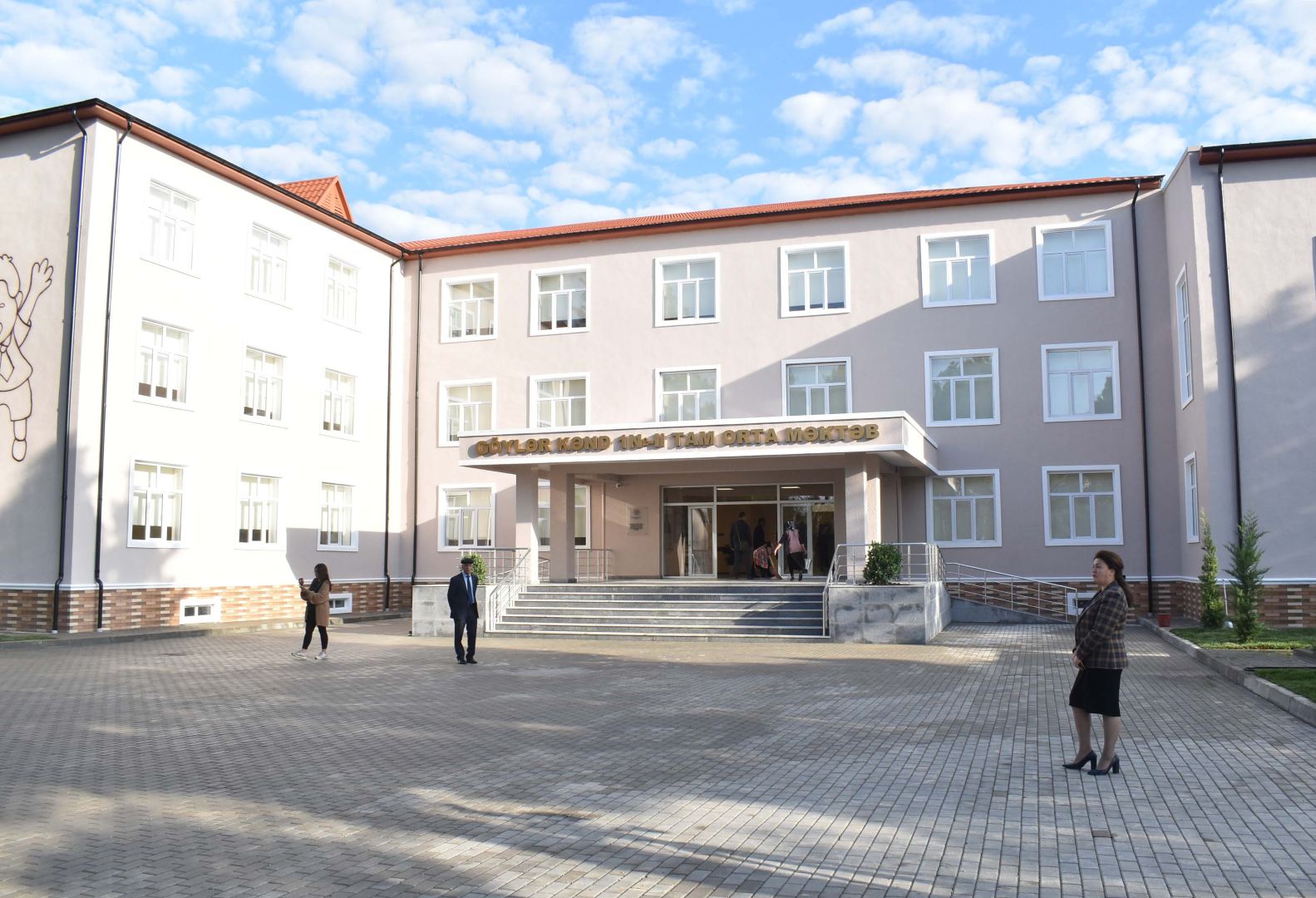 Heydər Əliyev Fondunun inşa etdiyi 500-cü məktəb istifadəyə verildi (FOTO)