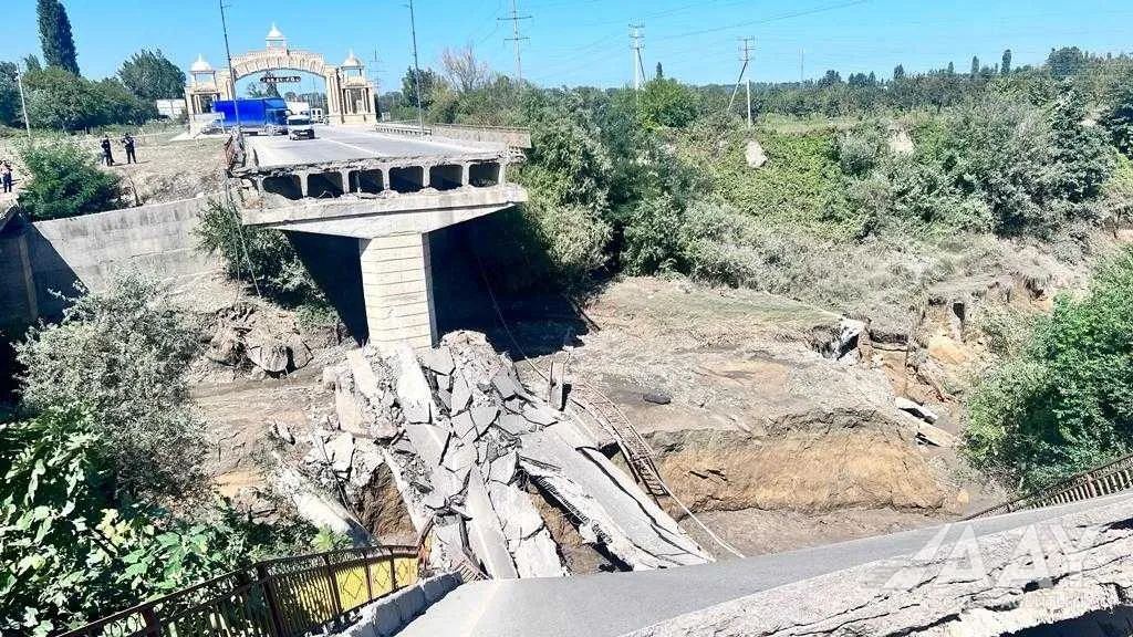 На месте обрушившегося моста в Хачмазе построят новый (ФОТО)