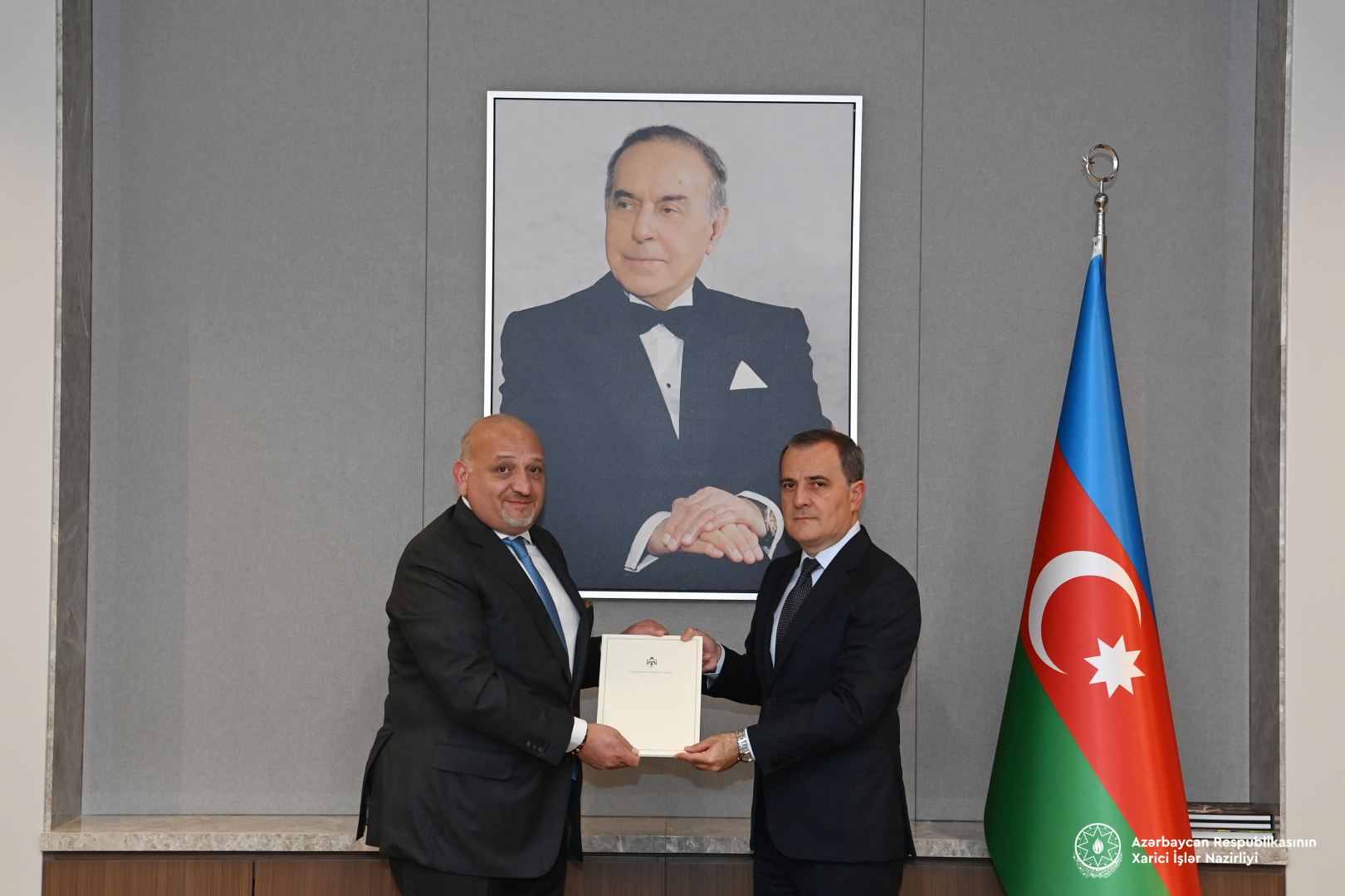 Azerbaijani FM meets new ambassador of Jordan