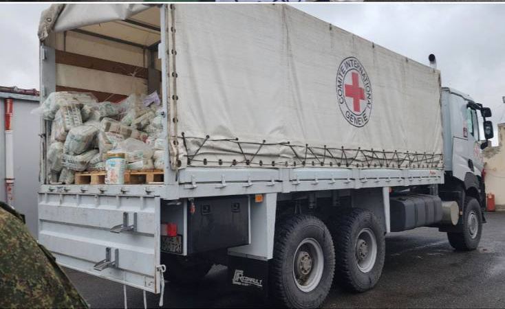 Автомобили МККК с продовольственным грузом прибыли в Ханкенди (ФОТО)