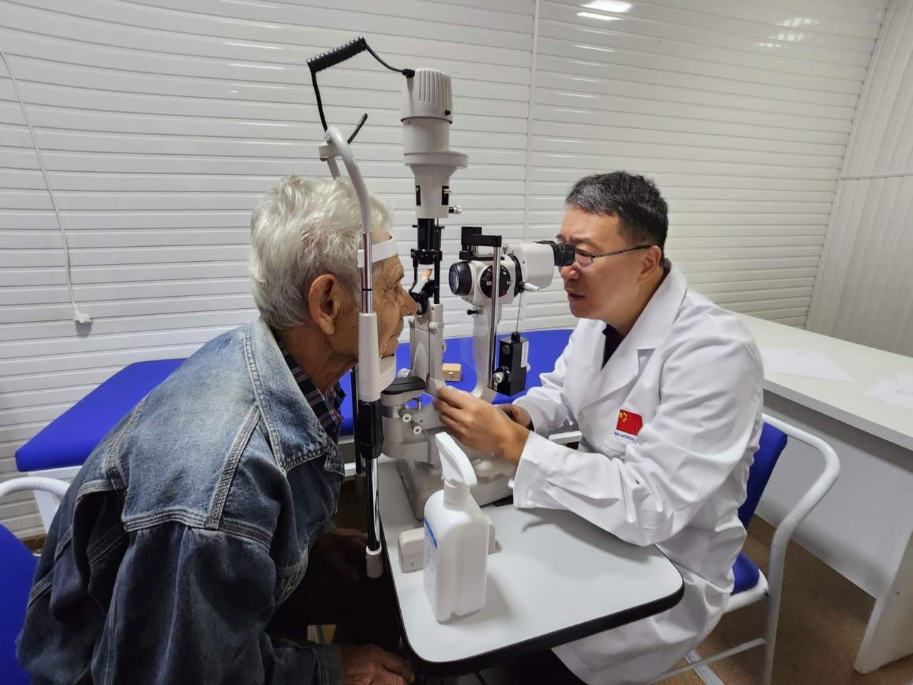 В нацгоспитале Кыргызстана успешно провели 150 бесплатных операций
