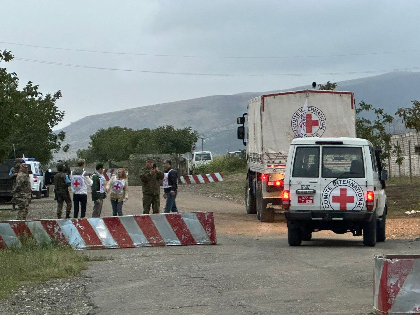 ICRC food cargo vehicles move freely along Aghdam-Khankendi road (PHOTO/VIDEO)