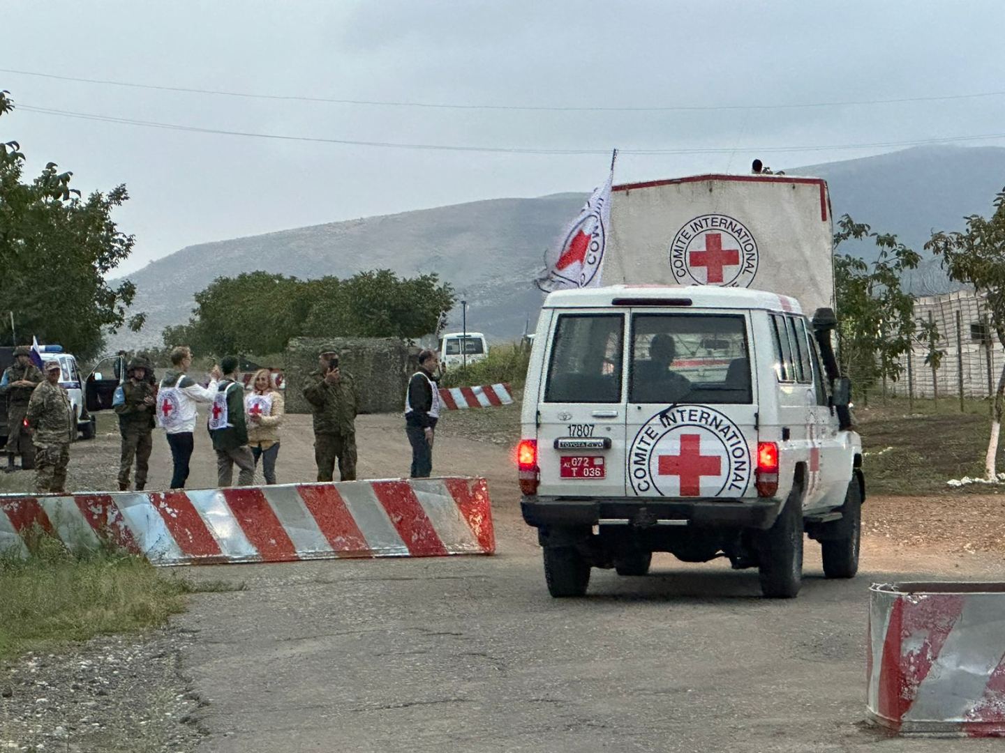 ICRC food cargo vehicles move freely along Aghdam-Khankendi road (PHOTO/VIDEO)