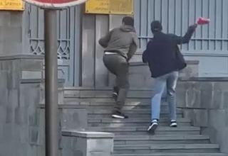 Armenians attack Russian embassy in Yerevan (VIDEO)