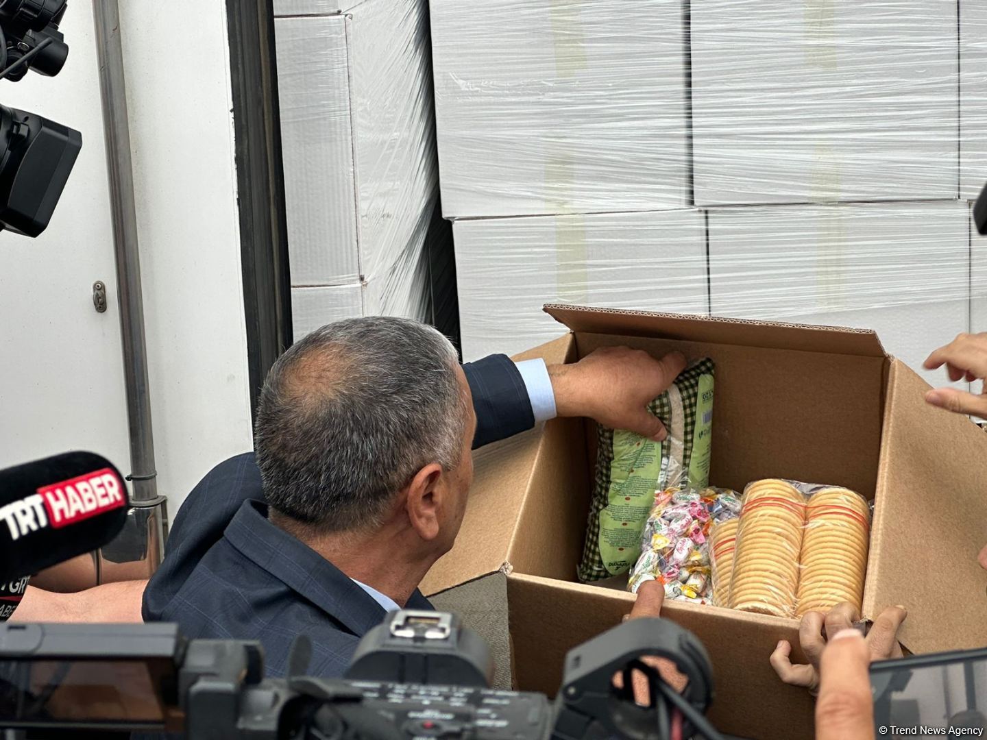 МЧС Азербайджана направило продовольственный груз для армянских жителей Карабаха (ФОТО/ВИДЕО)