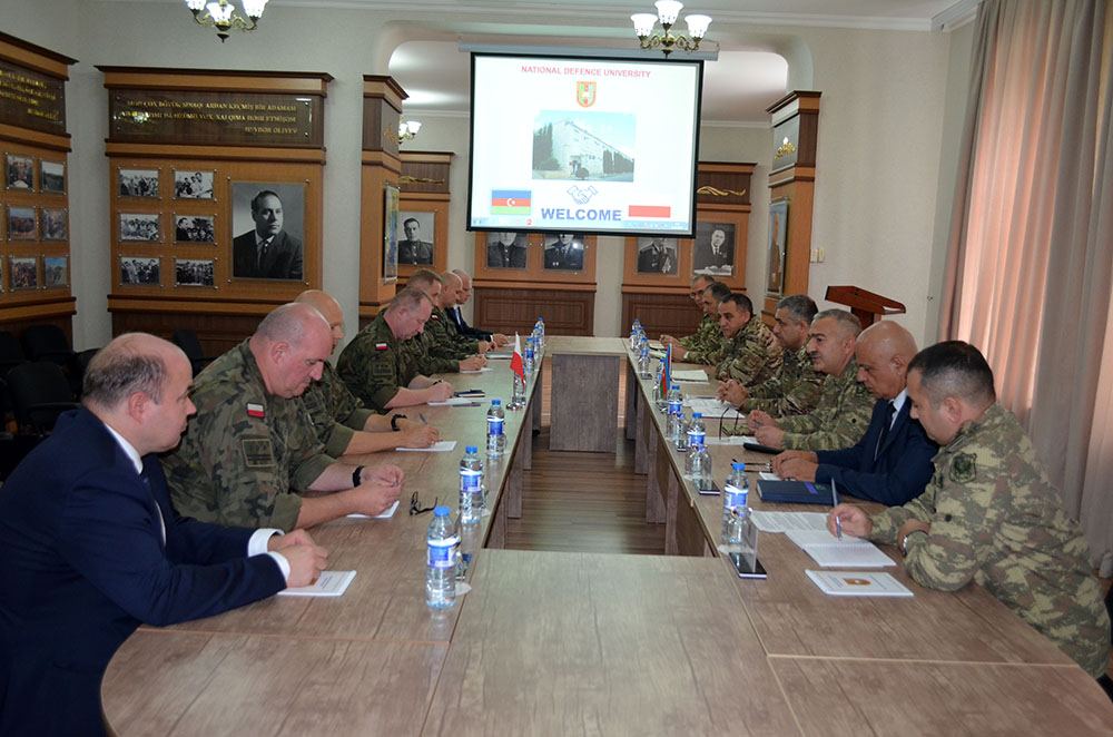 В Национальном университете обороны в Баку состоялась встреча с польской делегацией (ФОТО)